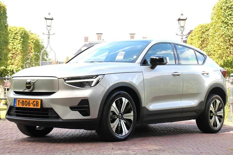 Grijs Gebruikt 2023 Volvo C40 Core SUV | € 27.895 (Iets duurder) - Afbeelding 1/4