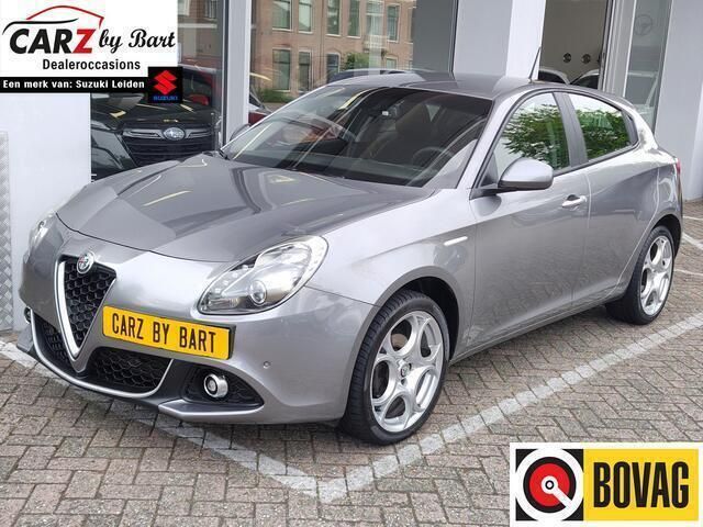 Grijs Gebruikt 2019 Alfa Romeo Giulietta Super Hatchback | € 18.445 - Afbeelding 1/4
