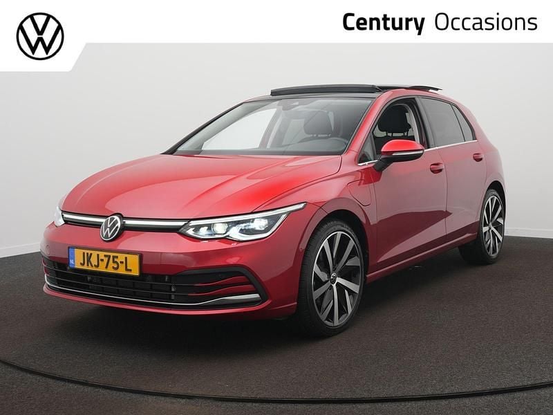 Rood Gebruikt 2022 VW Golf VIII Style Hatchback | € 26.900 (Super prijs) - Afbeelding 1/4