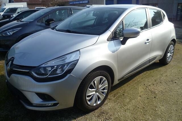 Occasion Renault Clio 90 PK (66 kW) 2017 Zilver SUV