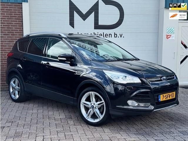 Zwart Gebruikt 2013 Ford Kuga Titanium SUV | € 10.500 (Iets duurder) - Afbeelding 1/4