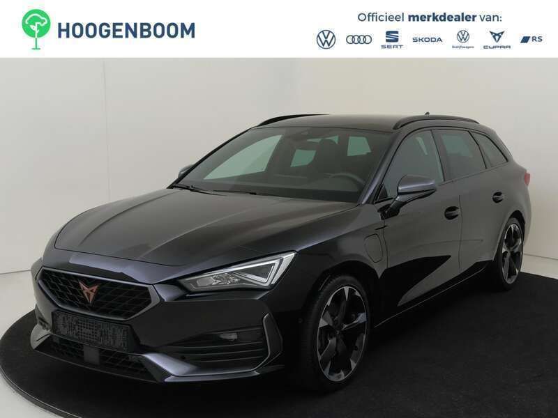 Zwart Gebruikt 2024 Cupra Leon VZ Stationwagen | € 32.950 (Eerlijke prijs) - Afbeelding 1/4