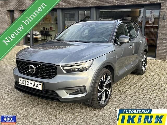 Grijs Gebruikt 2018 Volvo XC40 R-Design SUV | € 29.950 (Eerlijke prijs) - Afbeelding 1/4