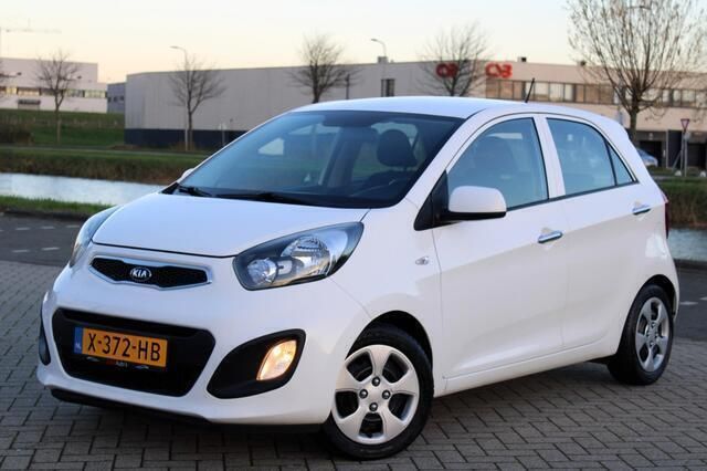Wit Occasion 2015 Kia Picanto Comfort Hatchback | € 4.995 (Eerlijke prijs) - Afbeelding 1/4