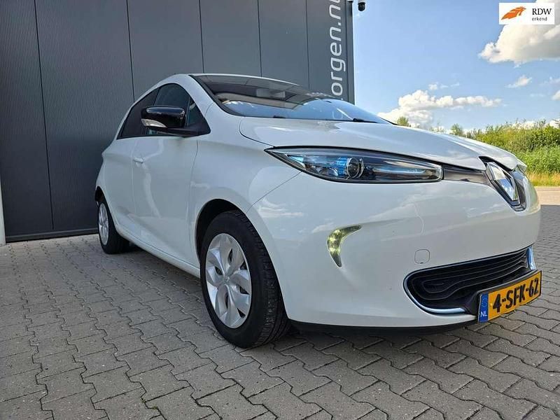Wit Gebruikt 2013 Renault Zoe Zen Hatchback | € 5.450 (Eerlijke prijs) - Afbeelding 1/4