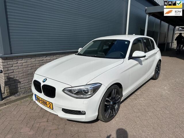 Wit Gebruikt 2012 BMW 116 Hatchback | € 5.999 (Eerlijke prijs) - Afbeelding 1/4