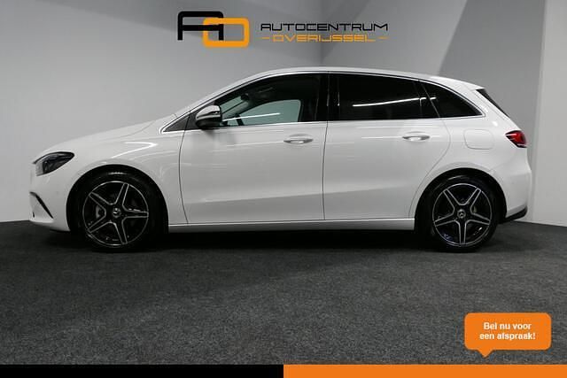 Wit Gebruikt 2019 Mercedes 200 Premium Plus MPV | € 21.850 (Eerlijke prijs) - Afbeelding 1/4