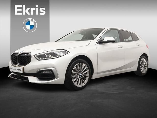 Wit Gebruikt 2020 BMW 118 Executive Hatchback | € 24.450 (Eerlijke prijs) - Afbeelding 1/4