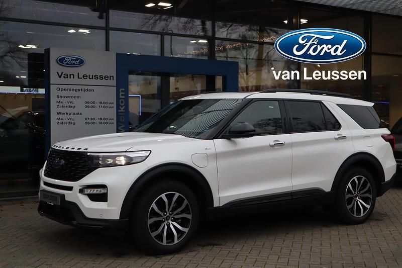 Wit Occasion 2025 Ford Explorer ST-Line SUV | € 67.890 (Iets duurder) - Afbeelding 1/4