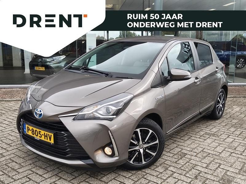 Grijs Gebruikt 2018 Toyota Yaris Hatchback | € 15.295 (Eerlijke prijs) - Afbeelding 1/4