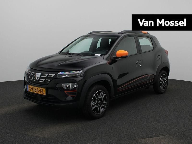 Zwart Gebruikt 2022 Dacia Spring Comfort Plus Hatchback | € 10.900 (Eerlijke prijs) - Afbeelding 1/4