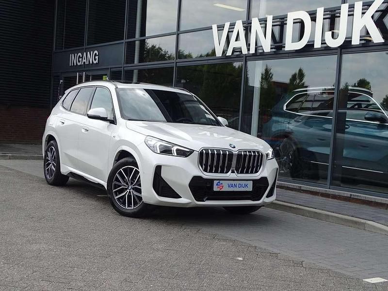 Wit Gebruikt 2024 BMW X1 M Sport SUV | € 50.850 (Duur) - Afbeelding 1/4