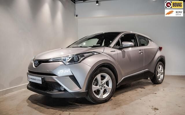 Grijs Gebruikt 2017 Toyota C-HR SUV | € 17.995 (Eerlijke prijs) - Afbeelding 1/4
