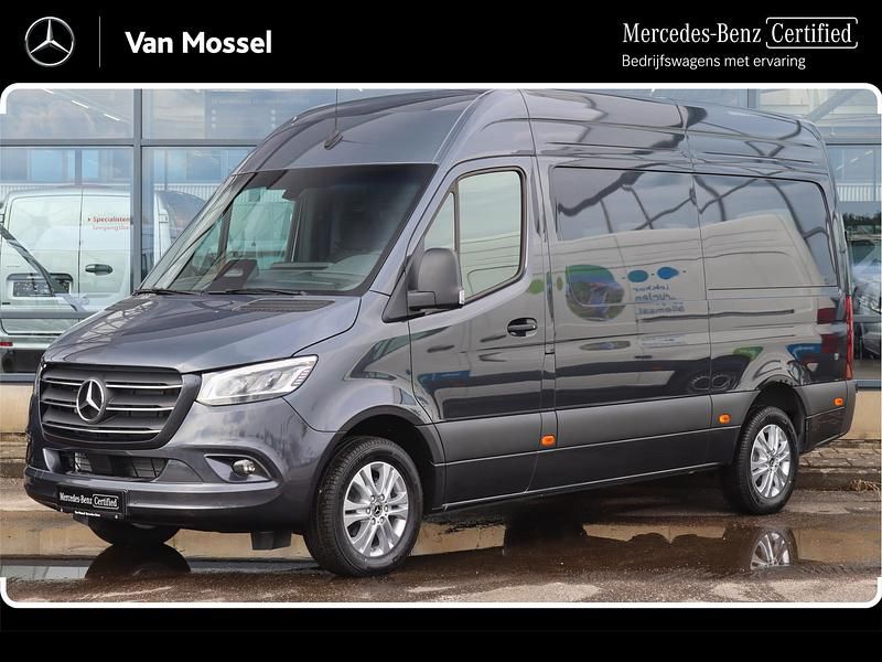 Grijs Nieuw 2024 Mercedes Sprinter Van | € 53.945 - Afbeelding 1/4
