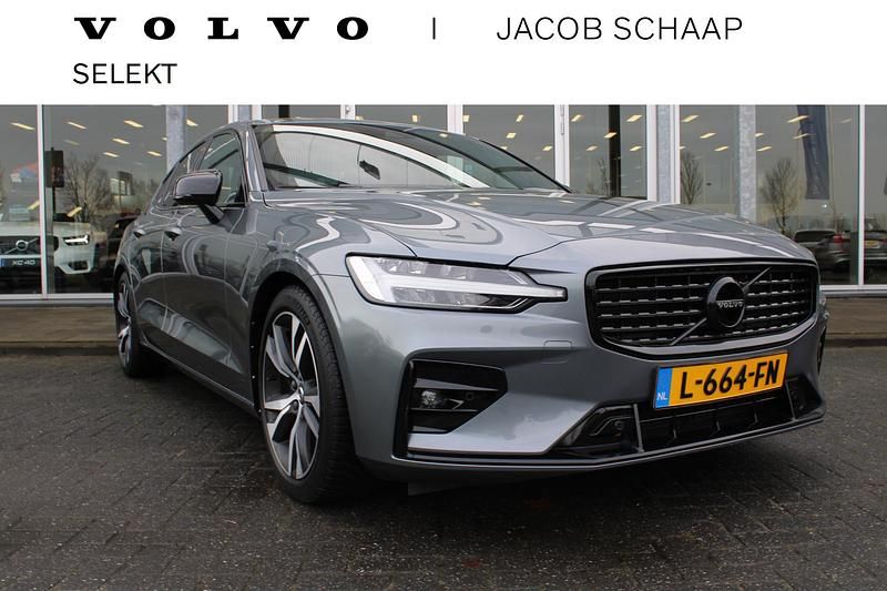 Grijs (metallic) Gebruikt 2021 Volvo S60 R-Design Sedan | € 28.900 (Eerlijke prijs) - Afbeelding 1/4