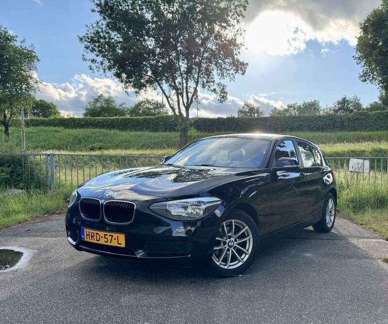 Zwart Gebruikt 2014 BMW 114 Hatchback | € 7.950 (Goede deal) - Afbeelding 1/4