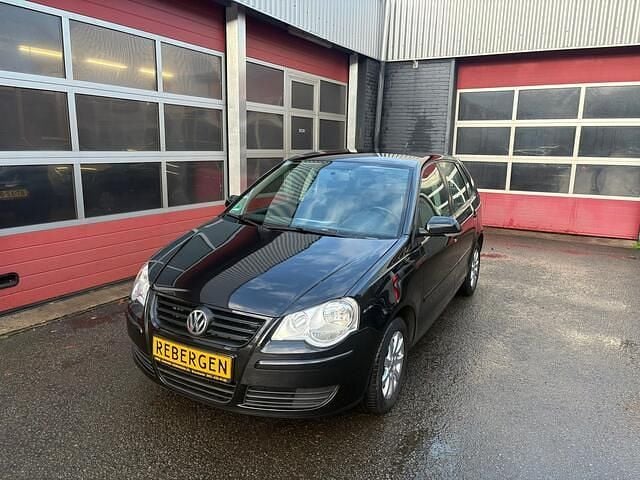 Zwart Gebruikt 2009 VW Polo Trendline Hatchback | € 4.950 (Duur) - Afbeelding 1/4