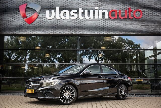 Zwart Occasion 2013 Mercedes CLA200 Prestige Sedan | € 11.900 (Eerlijke prijs) - Afbeelding 1/4