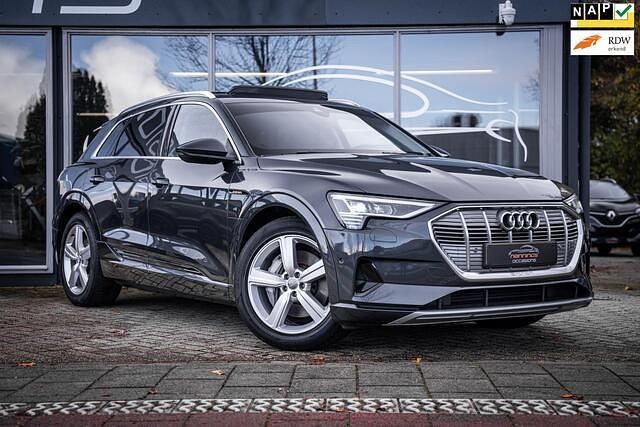 Grijs Gebruikt 2019 Audi e-tron Exclusive SUV | € 24.850 (Eerlijke prijs) - Afbeelding 1/4