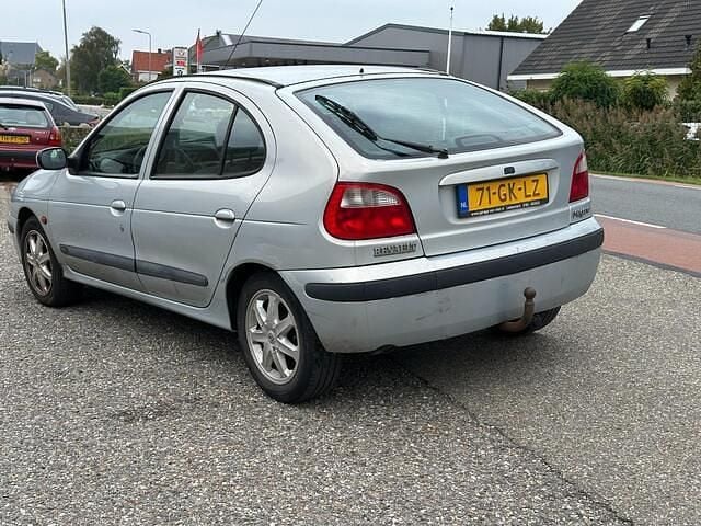 Occasion Renault Mégane 107 PK (78 kW) 2001 Grijs Hatchback