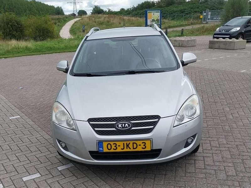 Zilver Gebruikt 2009 Kia Ceed Stationwagen | € 2.950 (Goede deal) - Afbeelding 1/4
