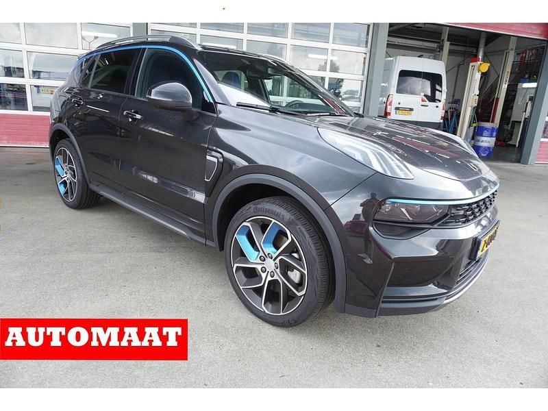 Zwart Gebruikt 2024 Lynk & Co 01 SUV | € 32.950 (Iets duurder) - Afbeelding 1/4