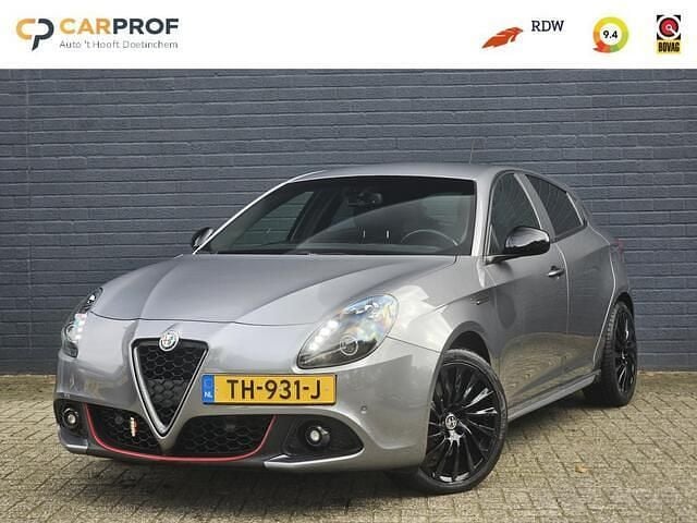 Grijs Gebruikt 2018 Alfa Romeo Giulietta Super Hatchback | € 17.450 (Eerlijke prijs) - Afbeelding 1/4