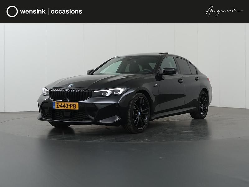 Zwart Occasion 2024 BMW 320 M Sport Sedan | € 41.945 (Eerlijke prijs) - Afbeelding 1/4