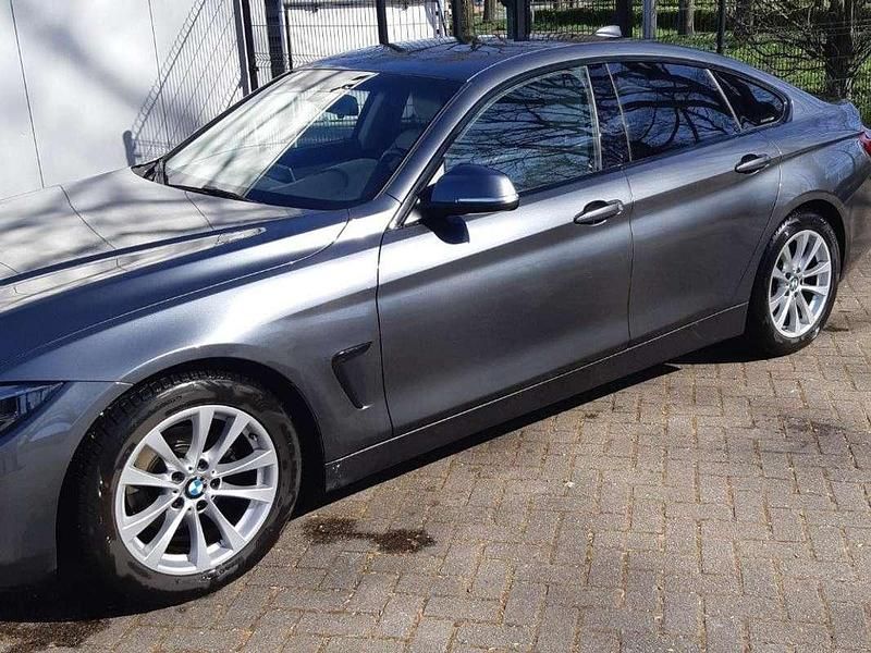 Grijs Gebruikt 2018 BMW 418 Coupé | € 16.000 (Eerlijke prijs) - Afbeelding 1/4