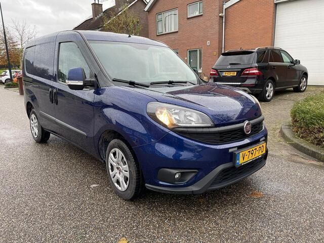 Occasion Fiat Doblò 95 PK (69 kW) 2018 Blauw MPV