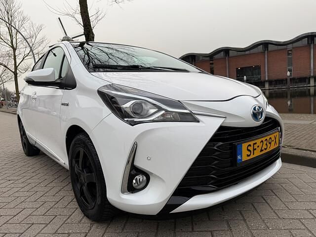 Occasion Toyota Yaris Premium 73 PK (53 kW) 2018 Wit Hatchback