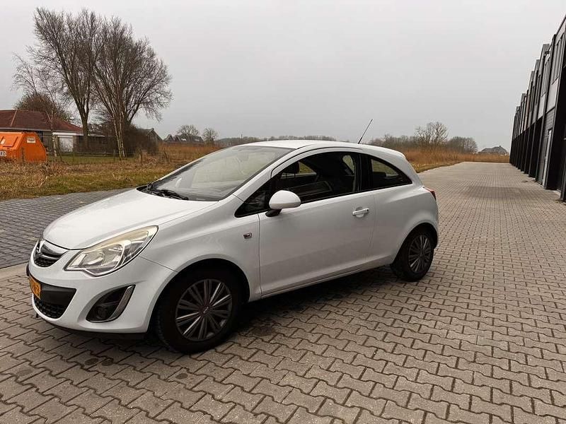 Occasion Opel Corsa Edition 86 PK (63 kW) 2012 Wit Hatchback