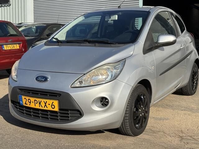 Grijs Gebruikt 2011 Ford Ka S Hatchback | € 2.750 (Eerlijke prijs) - Afbeelding 1/4