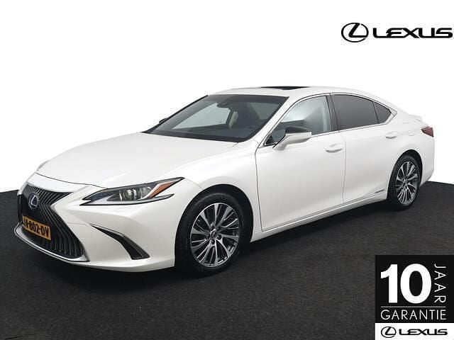 Wit Gebruikt 2021 Lexus ES300H Business Edition Sedan | € 29.950 (Eerlijke prijs) - Afbeelding 1/4