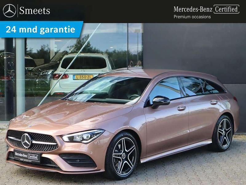 Bruin Gebruikt 2023 Mercedes CLA180 Shooting Brake AMG line Stationwagen | € 32.777 (Eerlijke prijs) - Afbeelding 1/4