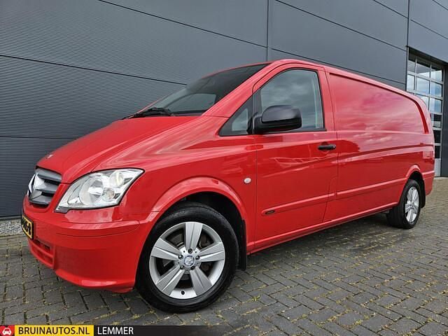 Rood Gebruikt 2013 Mercedes Vito MPV | € 10.945 (Iets duurder) - Afbeelding 1/4