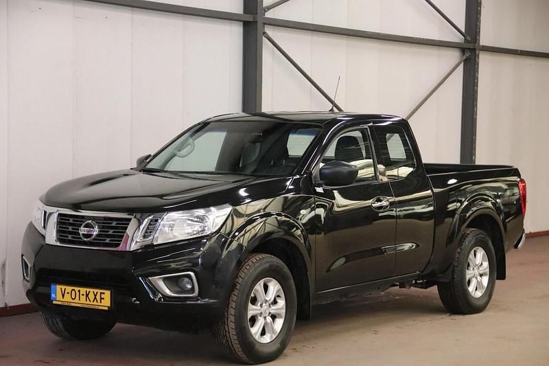 Zwart Gebruikt 2017 Nissan Navara Pickup | € 21.900 - Afbeelding 1/4