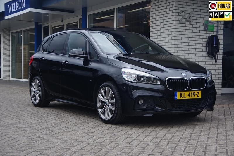 Zwart, metallic lak Gebruikt 2016 BMW 225 Active Tourer Executive MPV | € 14.900 (Eerlijke prijs) - Afbeelding 1/4