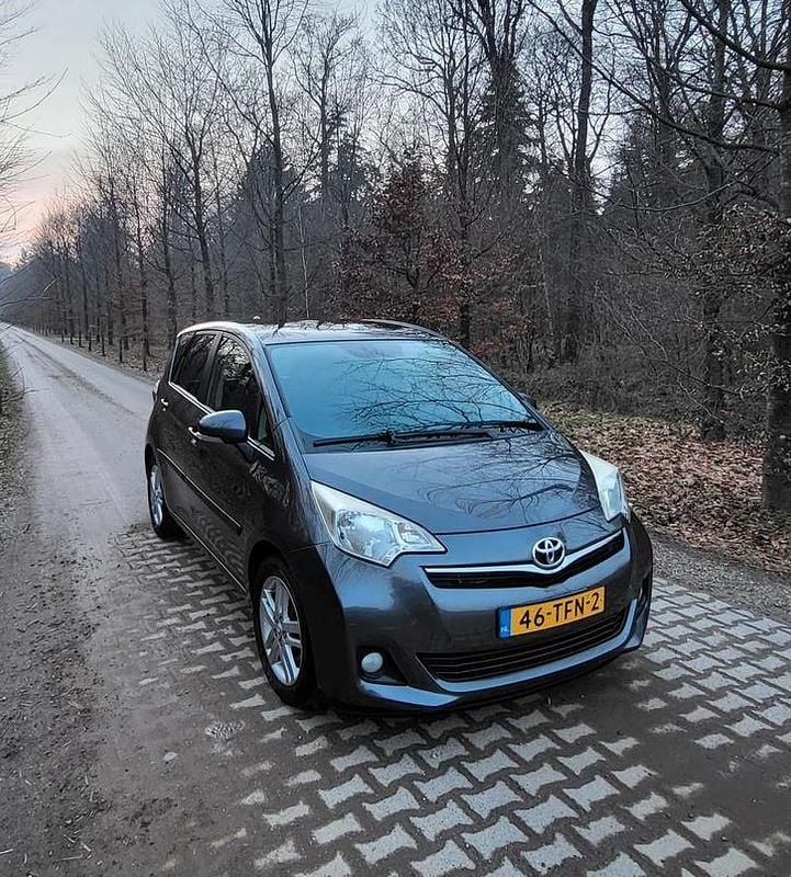 Occasion 2012 Toyota Verso-S MPV | € 9.750 (Eerlijke prijs) - Afbeelding 1/4