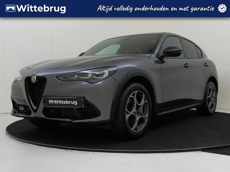 Grijs Gebruikt 2023 Alfa Romeo Stelvio Sprint SUV | € 66.925 - Afbeelding 1/3