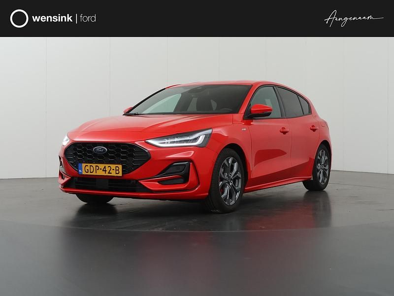 Rood Gebruikt 2024 Ford Focus ST-Line X Hatchback | € 27.835 (Eerlijke prijs) - Afbeelding 1/4