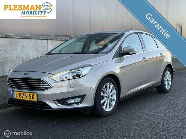Grijs Gebruikt 2018 Ford Focus Hatchback | € 9.900 (Super prijs) - Afbeelding 1/4