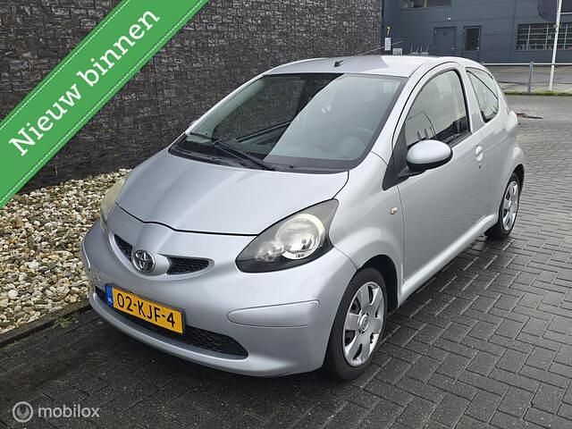 Grijs Gebruikt 2007 Toyota Aygo Sport Hatchback | € 1.950 (Eerlijke prijs) - Afbeelding 1/4