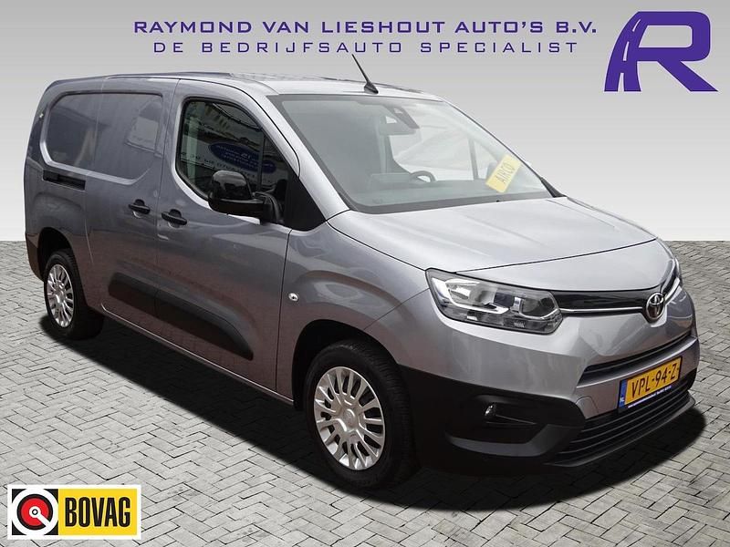 Grijs (metallic) Gebruikt 2022 Toyota Proace City City Van | € 13.950 - Afbeelding 1/4