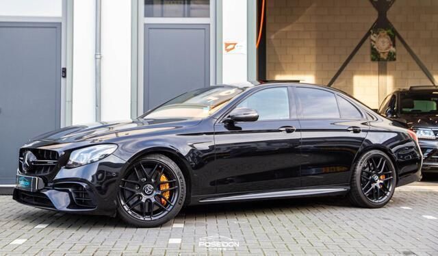 Zwart Gebruikt 2017 Mercedes E63S AMG AMG Sedan | € 66.950 (Eerlijke prijs) - Afbeelding 1/4