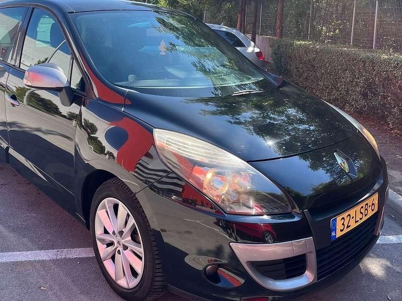 Zwart Gebruikt 2010 Renault Scénic III MPV | € 4.950 (Duur) - Afbeelding 1/4
