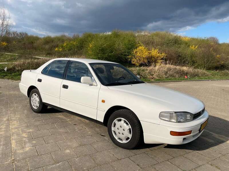 Gebruikt 1992 Toyota Camry Sedan | € 4.750 - Afbeelding 1/4
