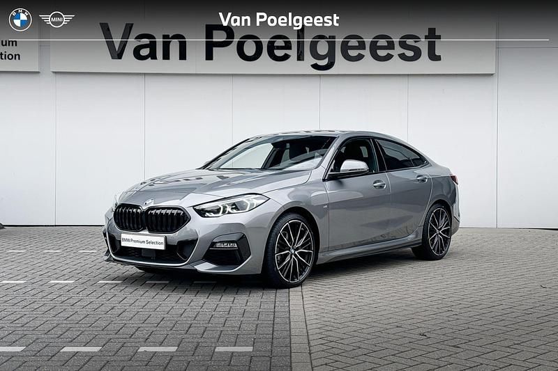 Grijs Gebruikt 2024 BMW 218 Shadowline Sedan | € 29.900 (Goede deal) - Afbeelding 1/4