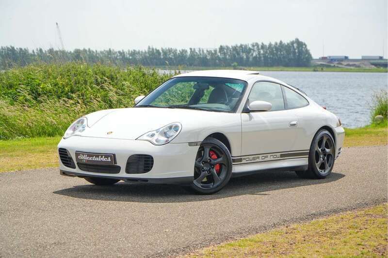 Wit, metallic lak Gebruikt 2002 Porsche 911 Carrera 4S Coupé | € 41.995 (Eerlijke prijs) - Afbeelding 1/4
