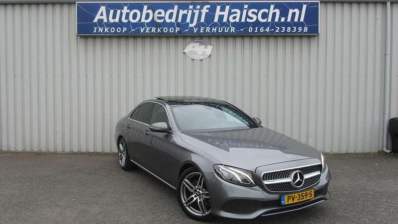 Grijs Gebruikt 2017 Mercedes E200 Sedan | € 13.950 (Goede deal) - Afbeelding 1/4